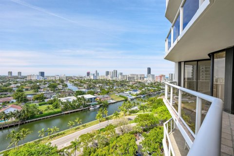 Condo in Aventura, Florida, 3 bedrooms № 2147136 - photo 23