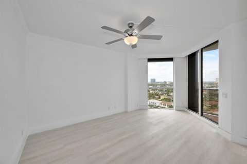 Condo in Aventura, Florida, 3 bedrooms № 2147136 - photo 6
