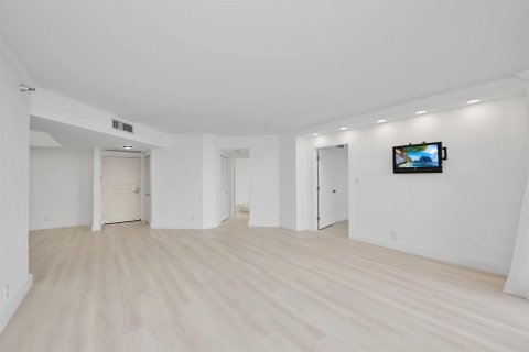 Condo in Aventura, Florida, 3 bedrooms № 2147136 - photo 11