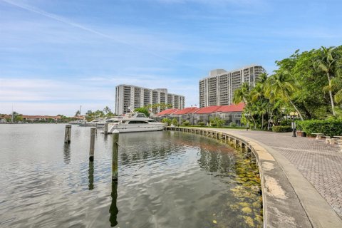 Condo in Aventura, Florida, 3 bedrooms № 2147136 - photo 5