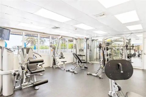Condo in Sunny Isles Beach, Florida  № 1891338 - photo 13