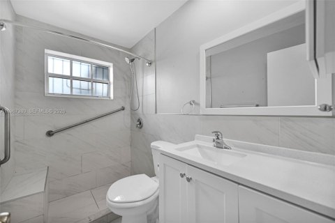 Villa ou maison à vendre à Miami, Floride: 4 chambres, 130.43 m2 № 2029578 - photo 26