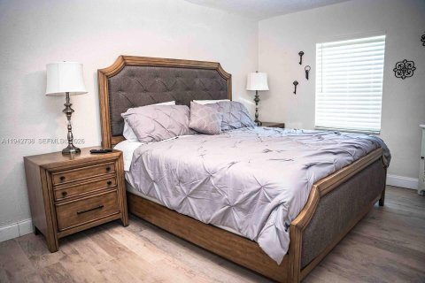 Casa en alquiler en Oakland Park, Florida, 3 dormitorios, 99.96 m2 № 2019738 - foto 26