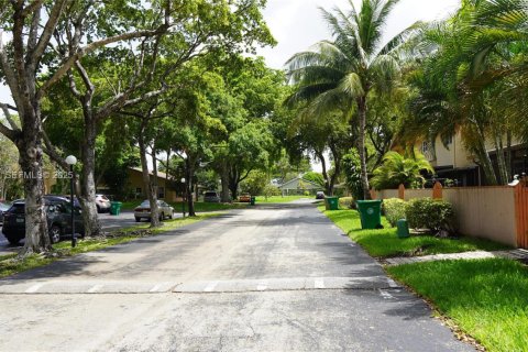 Condominio en venta en Davie, Florida, 2 dormitorios, 116.13 m2 № 1994744 - foto 3