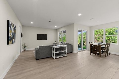 House in Ponce Inlet, Florida 3 bedrooms, 204.11 sq.m. № 1548251 - photo 9