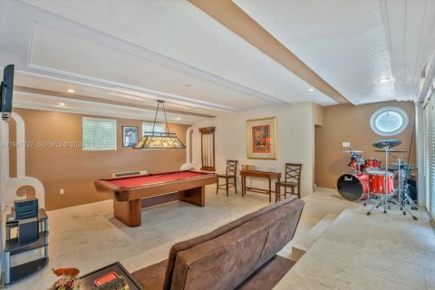 House in Coral Gables, Florida 6 bedrooms, 516.63 sq.m. № 2058556 - photo 30