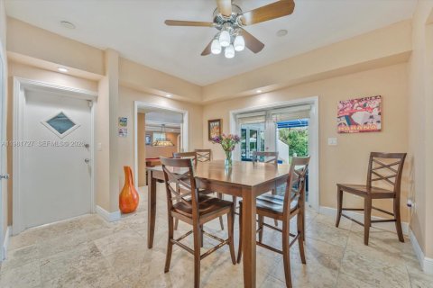 House in Coral Gables, Florida 6 bedrooms, 516.63 sq.m. № 2058556 - photo 29