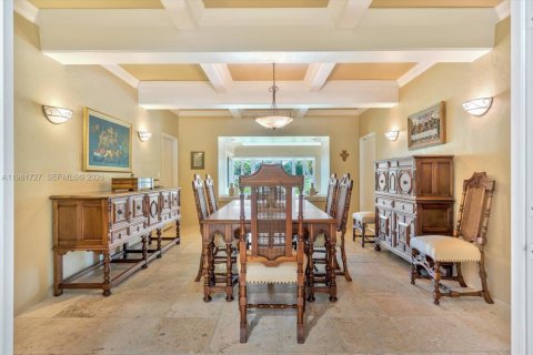 House in Coral Gables, Florida 6 bedrooms, 516.63 sq.m. № 2058556 - photo 15