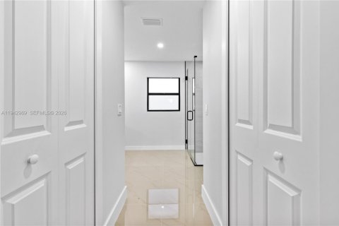 House in Lehigh Acres, Florida 4 bedrooms, 162.49 sq.m. № 1999246 - photo 20