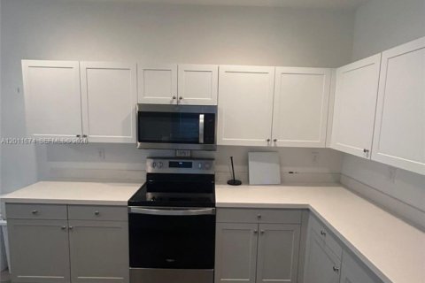 Casa en alquiler en Ave Maria, Florida, 3 dormitorios № 2074937 - foto 2