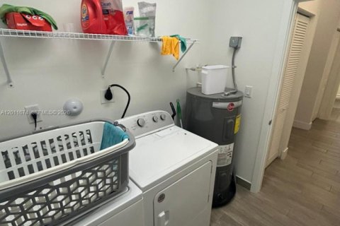 Casa en alquiler en Ave Maria, Florida, 3 dormitorios № 2074937 - foto 5