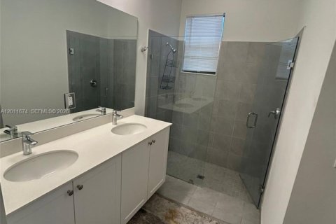 Casa en alquiler en Ave Maria, Florida, 3 dormitorios № 2074937 - foto 4