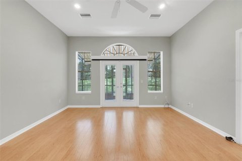 House in Lady Lake, Florida 3 bedrooms, 210.98 sq.m. № 1855505 - photo 17