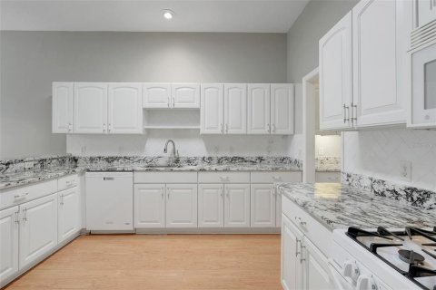House in Lady Lake, Florida 3 bedrooms, 210.98 sq.m. № 1855505 - photo 13