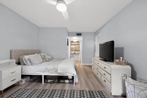 Condo in Delray Beach, Florida, 2 bedrooms  № 2078595 - photo 25