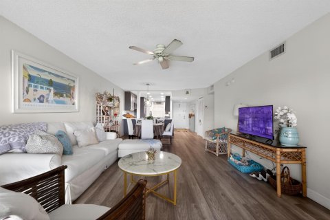 Condo in Delray Beach, Florida, 2 bedrooms  № 2078595 - photo 10