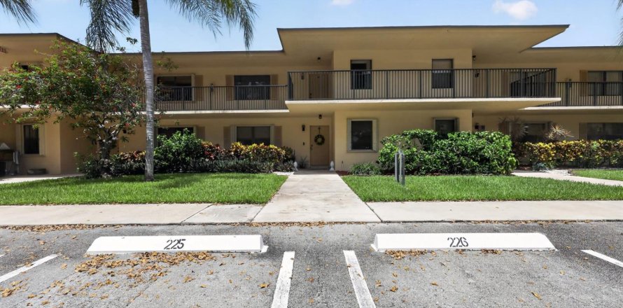 Condo in Delray Beach, Florida, 2 bedrooms  № 2078595