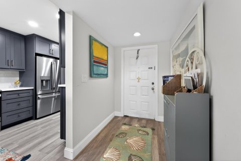 Condo in Delray Beach, Florida, 2 bedrooms  № 2078595 - photo 5