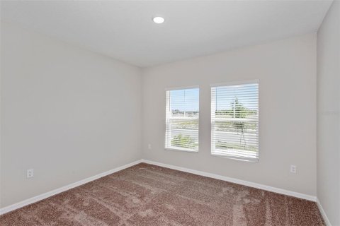 House in Haines City, Florida 5 bedrooms, 268.3 sq.m. № 2149536 - photo 15