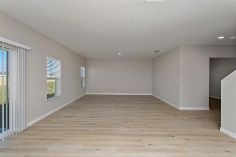 House in Haines City, Florida 5 bedrooms, 268.3 sq.m. № 2149536 - photo 14