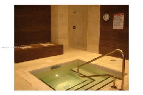 Copropriété à vendre à Hallandale Beach, Floride: 1 chambre, 80.92 m2 № 1979360 - photo 19