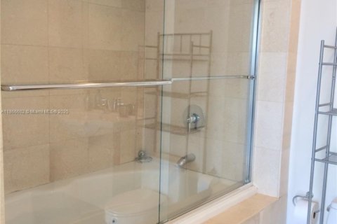 Copropriété à vendre à Hallandale Beach, Floride: 1 chambre, 80.92 m2 № 1979360 - photo 10