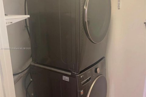 Copropriété à vendre à Hallandale Beach, Floride: 1 chambre, 80.92 m2 № 1979360 - photo 6