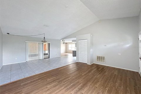 House in Spring Hill, Florida 3 bedrooms, 162.58 sq.m. № 1776971 - photo 9