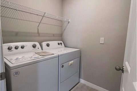 Casa en alquiler en Cape Coral, Florida, 4 dormitorios, 187.66 m2 № 2060919 - foto 6