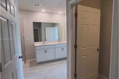 Casa en alquiler en Cape Coral, Florida, 4 dormitorios, 187.66 m2 № 2060919 - foto 5