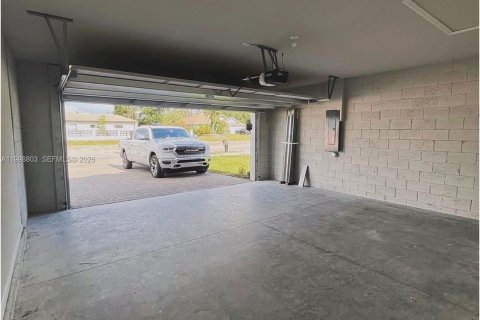 Casa en alquiler en Cape Coral, Florida, 4 dormitorios, 187.66 m2 № 2060919 - foto 8