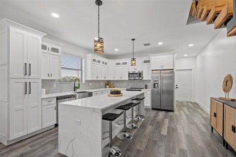 Touwnhouse à vendre à Pinellas Park, Floride: 3 chambres, 218.41 m2 № 2152102 - photo 15