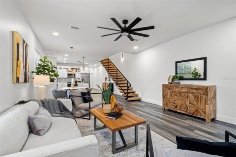 Touwnhouse à vendre à Pinellas Park, Floride: 3 chambres, 218.41 m2 № 2152102 - photo 3