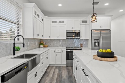 Touwnhouse à vendre à Pinellas Park, Floride: 3 chambres, 218.41 m2 № 2152102 - photo 13