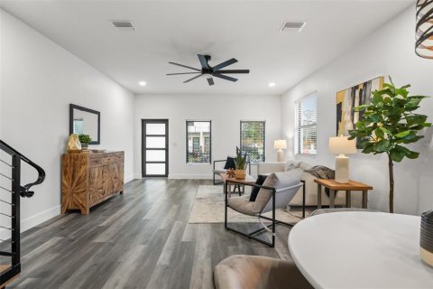 Touwnhouse à vendre à Pinellas Park, Floride: 3 chambres, 218.41 m2 № 2152102 - photo 4