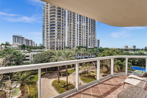 Copropriété à vendre à Aventura, Floride: 2 chambres, 139.35 m2 № 1946307 - photo 25