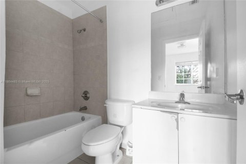 Townhouse in Homestead, Florida 2 bedrooms, 112.6 sq.m. № 1892829 - photo 27