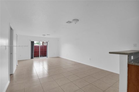 Townhouse in Homestead, Florida 2 bedrooms, 112.6 sq.m. № 1892829 - photo 8