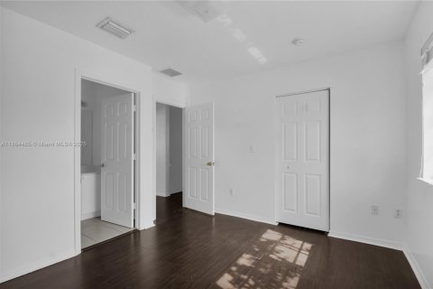 Townhouse in Homestead, Florida 2 bedrooms, 112.6 sq.m. № 1892829 - photo 24
