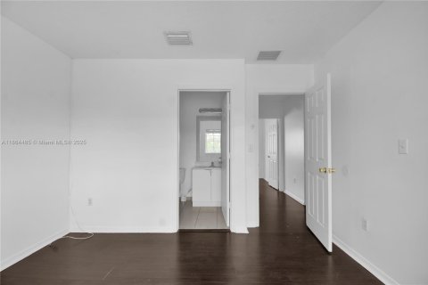 Townhouse in Homestead, Florida 2 bedrooms, 112.6 sq.m. № 1892829 - photo 25