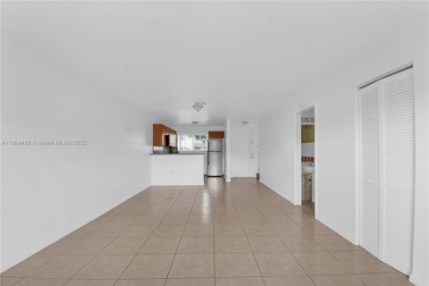 Townhouse in Homestead, Florida 2 bedrooms, 112.6 sq.m. № 1892829 - photo 4