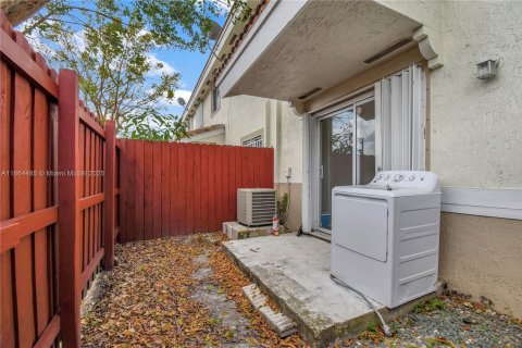 Townhouse in Homestead, Florida 2 bedrooms, 112.6 sq.m. № 1892829 - photo 30