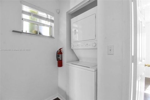 Townhouse in Homestead, Florida 2 bedrooms, 112.6 sq.m. № 1892829 - photo 15