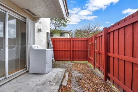 Townhouse in Homestead, Florida 2 bedrooms, 112.6 sq.m. № 1892829 - photo 28