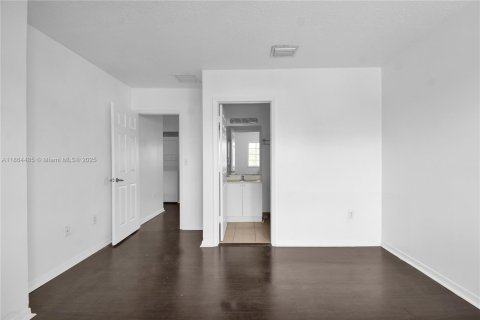 Townhouse in Homestead, Florida 2 bedrooms, 112.6 sq.m. № 1892829 - photo 19