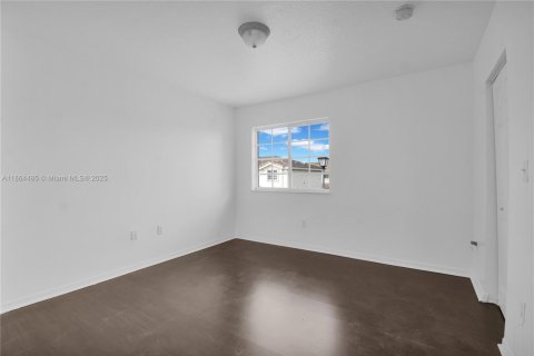 Townhouse in Homestead, Florida 2 bedrooms, 112.6 sq.m. № 1892829 - photo 16