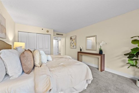 Condo in Orlando, Florida, 2 bedrooms  № 2201836 - photo 30