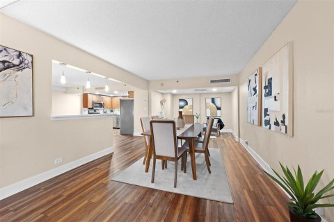 Condo in Orlando, Florida, 2 bedrooms  № 2201836 - photo 13