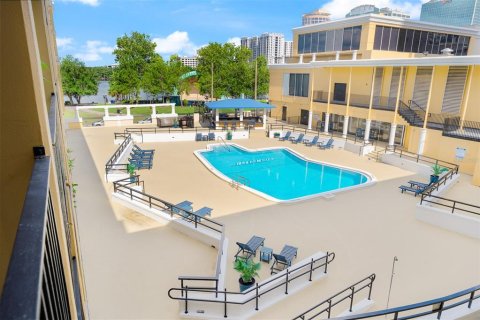 Condo in Orlando, Florida, 2 bedrooms  № 2201836 - photo 8