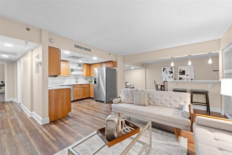Condo in Orlando, Florida, 2 bedrooms  № 2201836 - photo 24